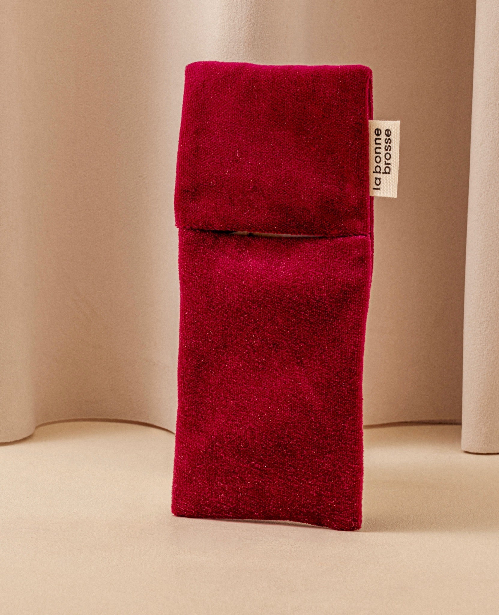 La Pochette "Petite Brosse" Rouge Cerise