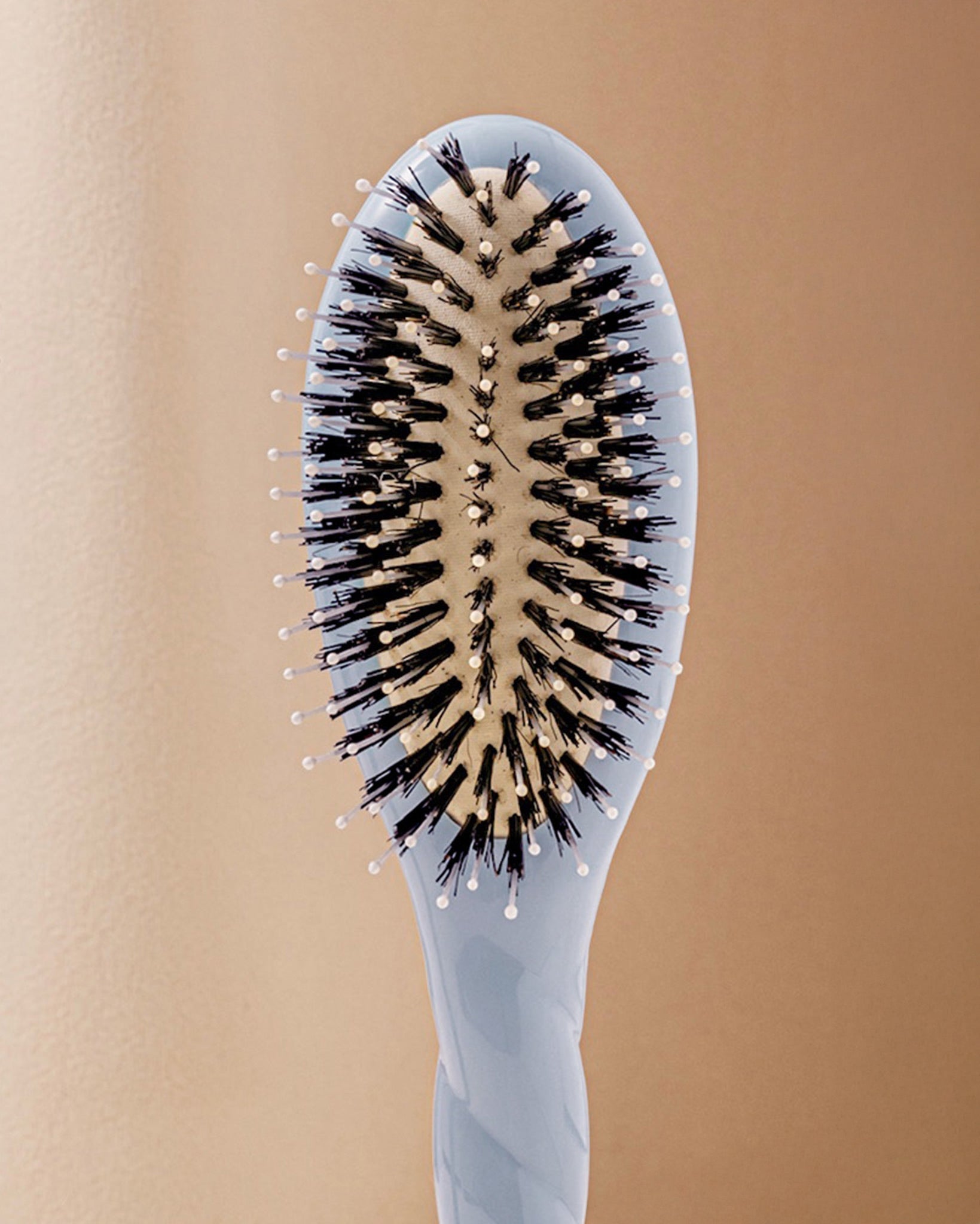 N.03 La Petite Brosse Cuir Chevelu Sensible l'Indispensable Douceur Bleu Ciel