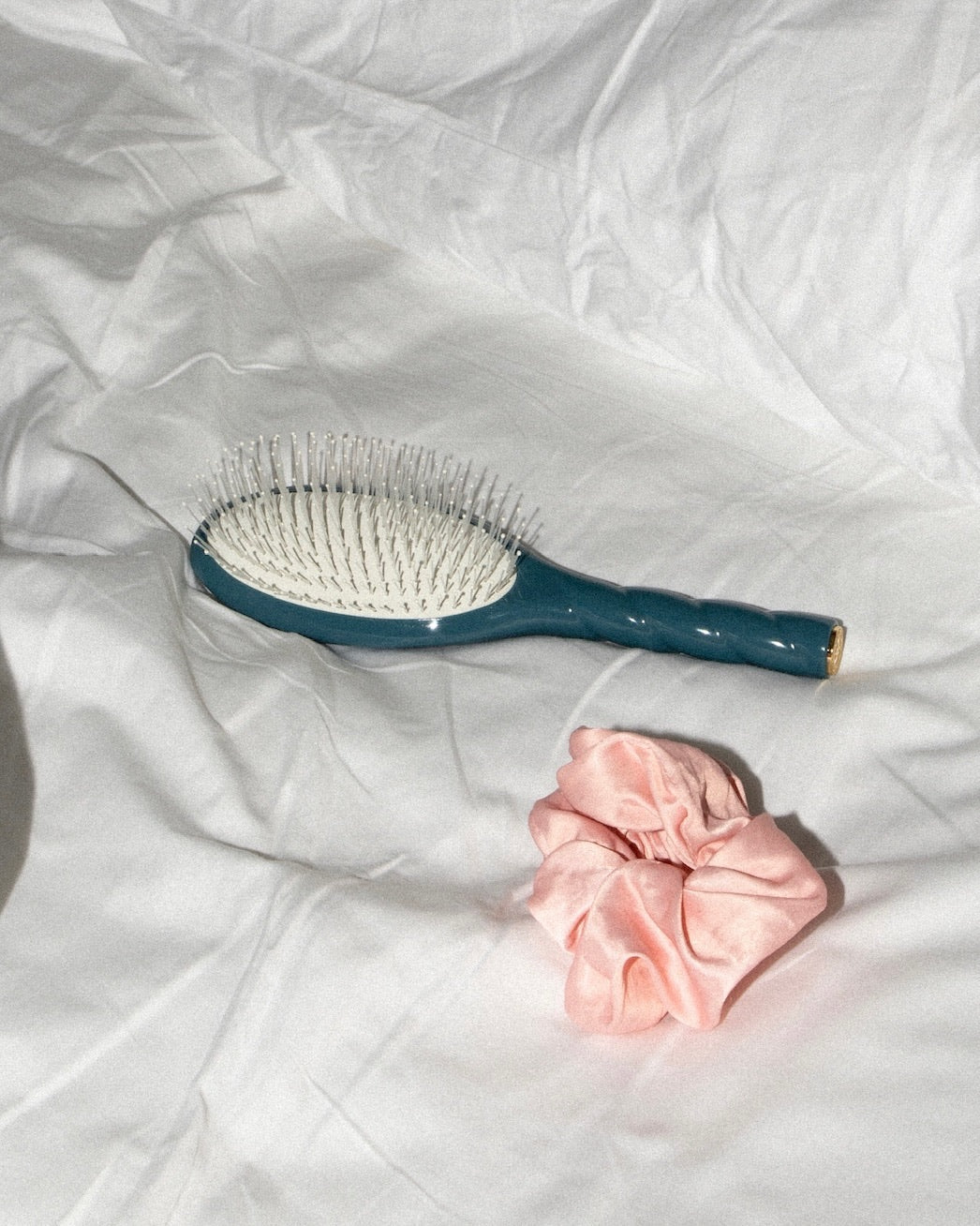 N.04 La Brosse Démêlante & Massante La Miracle Bleu Encre