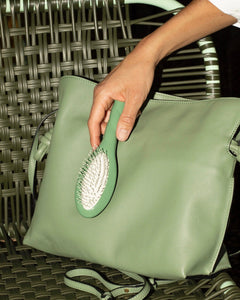 N.04 La Petite Brosse Démêlante & Massante La Miracle Vert Amande