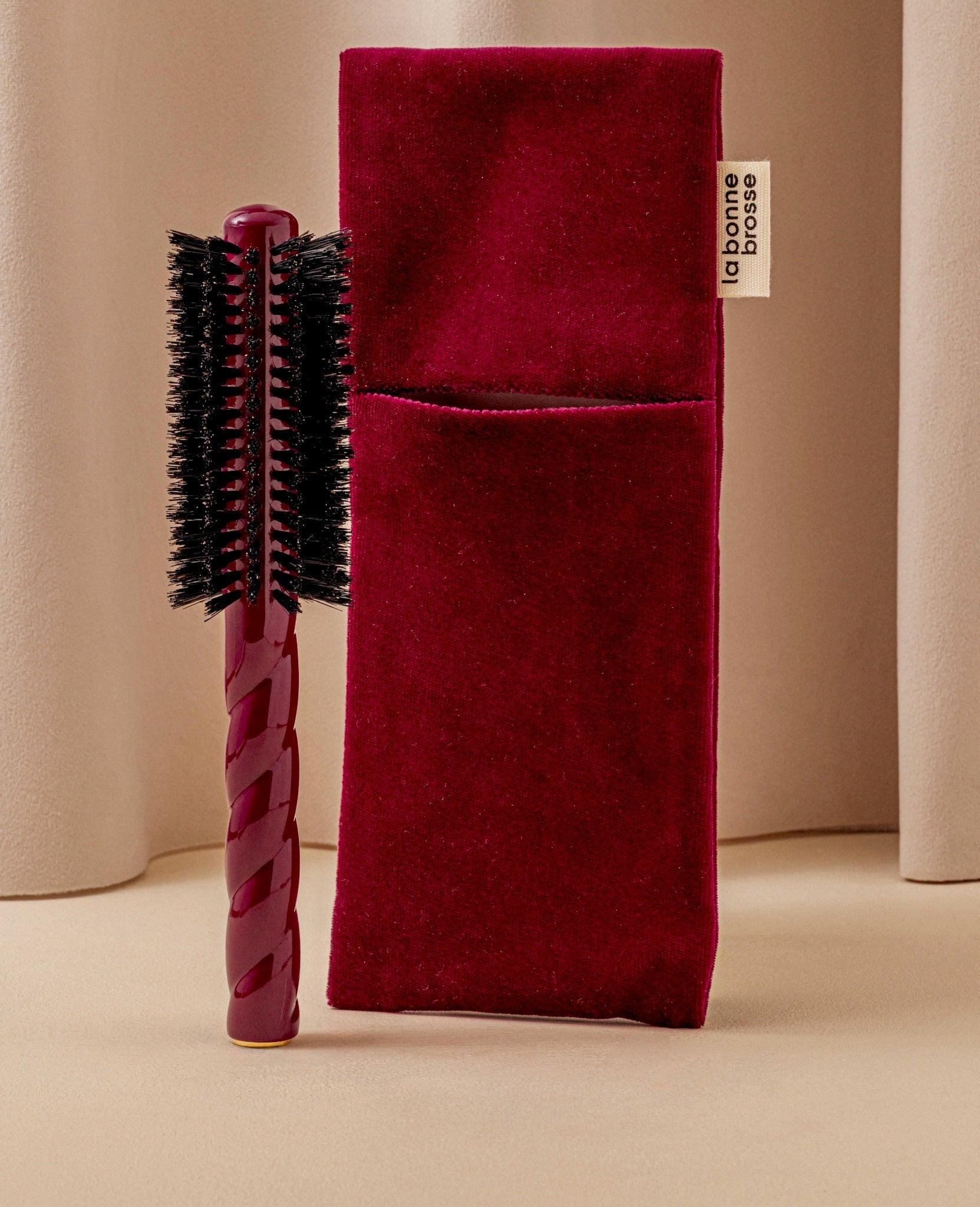 N.05 La Brosse Ronde Brushing Volume & Style Rouge Cerise