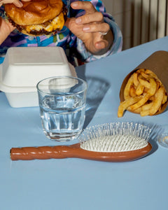 N.04 La Brosse Démêlante & Massante La Miracle Terracotta