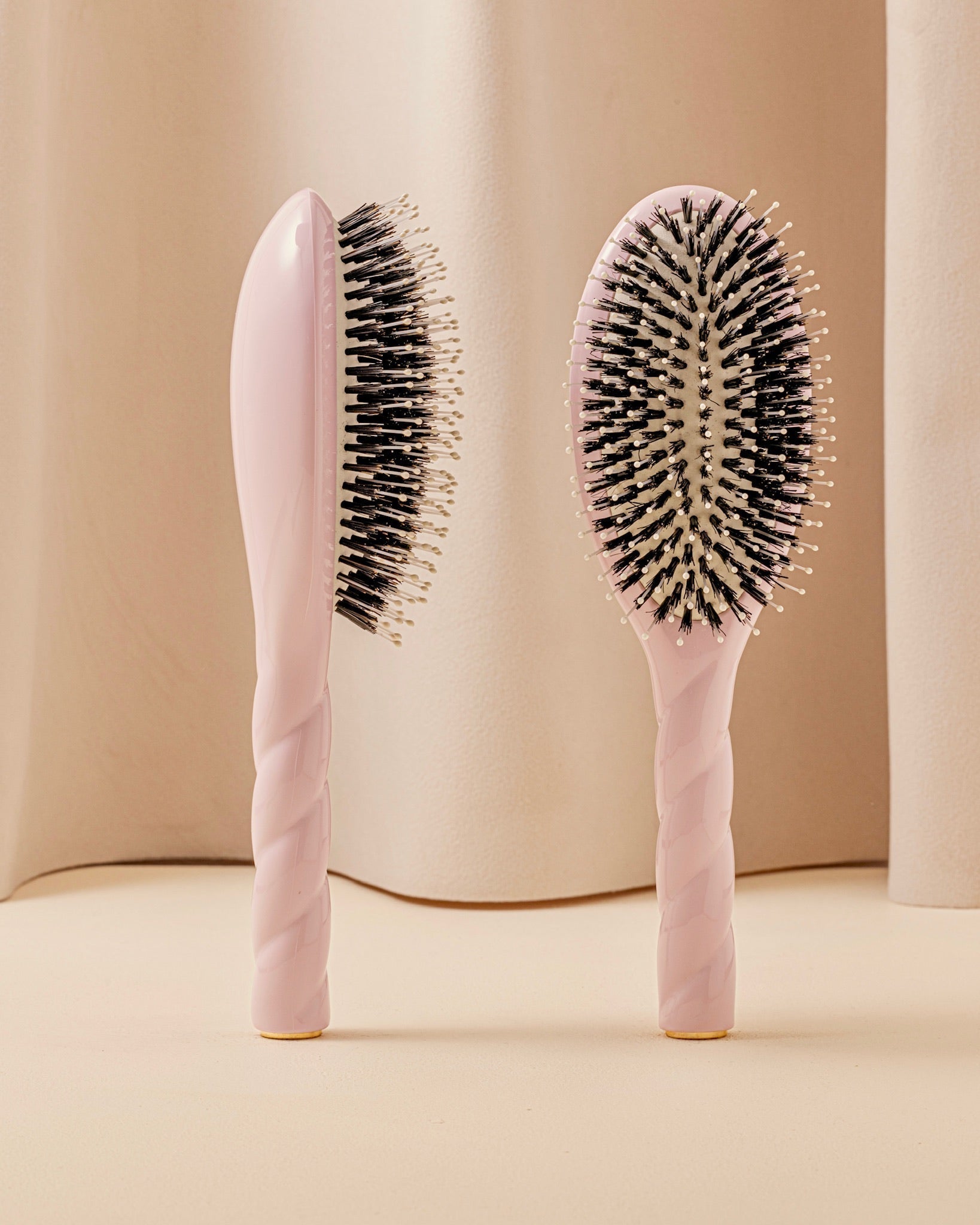 N.03 La Brosse Cuir Chevelu Sensible l'Indispensable Douceur Rose Lilas