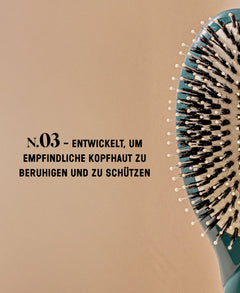N.03 La Brosse Cuir Chevelu Sensible l'Indispensable Douceur Bleu Encre