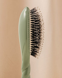 N.03 La Brosse Cuir Chevelu Sensible l'Indispensable Douceur Vert Amande