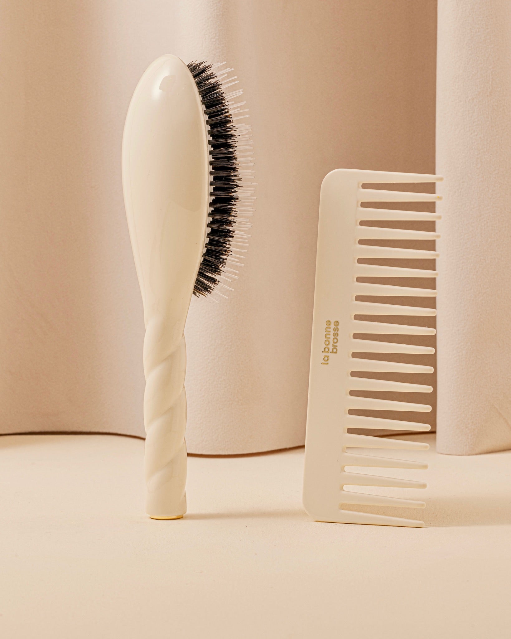 Le Peigne Large Démêlant en Acétate Blanc Crème